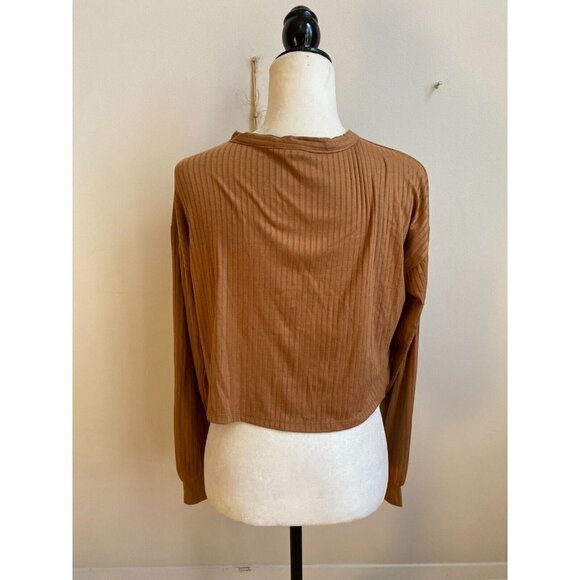 VERO Moda BNWOT Women Crop V-Neck "Lucy" Button Up Top Sz Medium - Picture 4 of 7